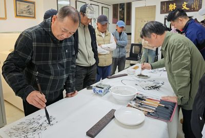 海林牡丹江市政協開展“送文化進社區”活動，架起文化藝術交流的民心橋